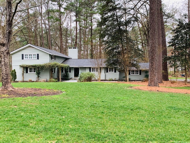 Building Photo - 3814 Churchill Cir