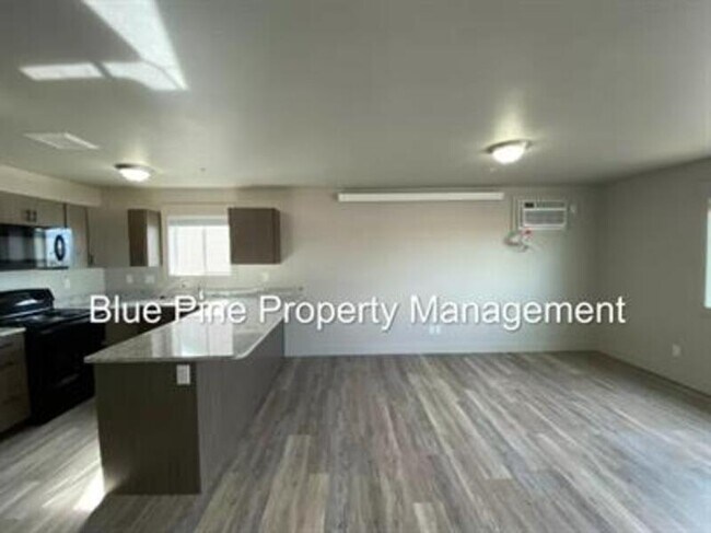 Foto del edificio - 5850 Freedom Rd