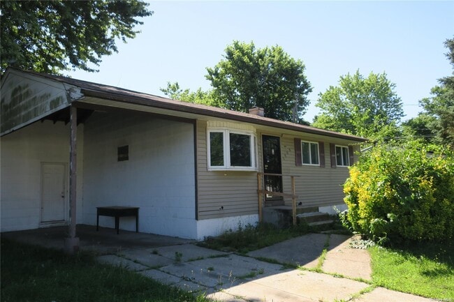 Building Photo - 1703 Manatuck Blvd