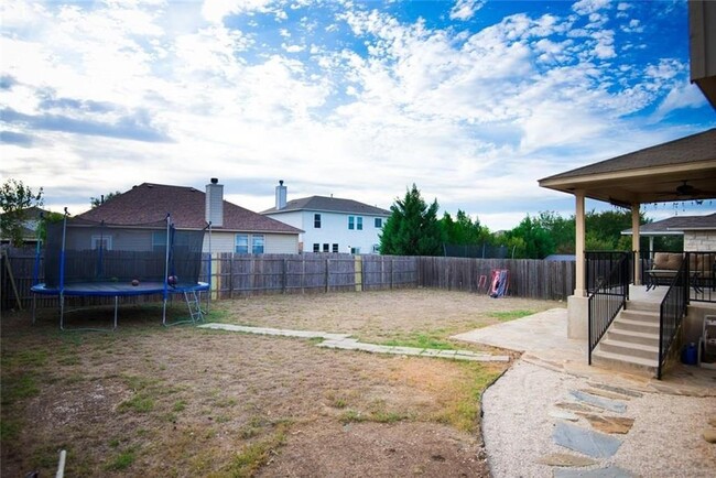 Building Photo - 1007 Whitley Dr