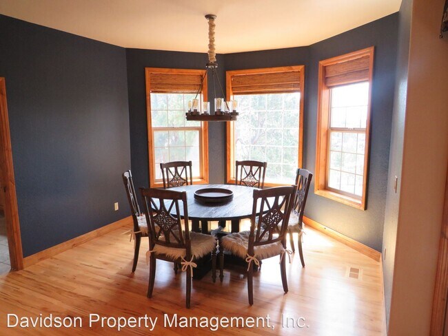 Building Photo - 4 br, 5 bath House - 17845 Pioneer Crossing