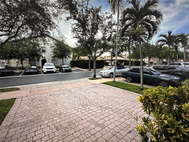 Foto del edificio - 10328 NW 31st Terrace