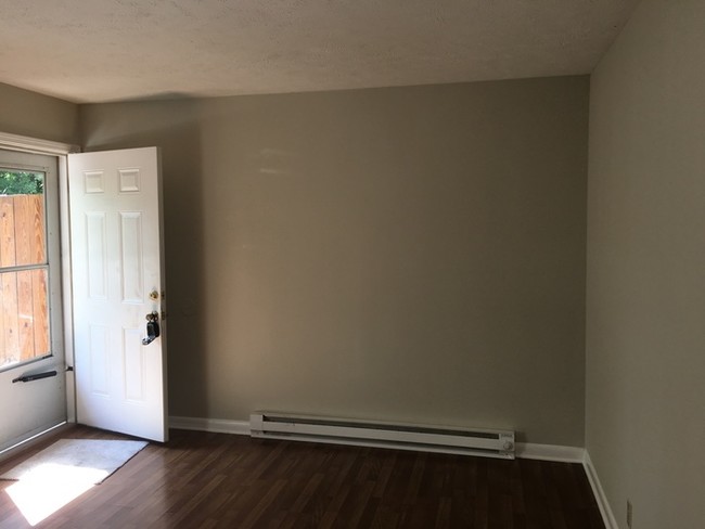 Foto del edificio - Harding Road & I-24 - 1 Bedroom 1-Bath