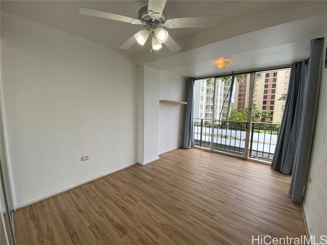 Foto del edificio - 1415 Victoria St