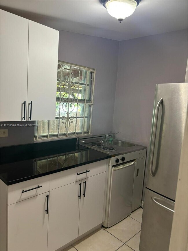 Foto del edificio - 1176 NW 38th St