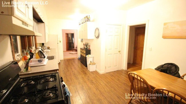 Foto del edificio - 5 bedroom in Allston MA 02134
