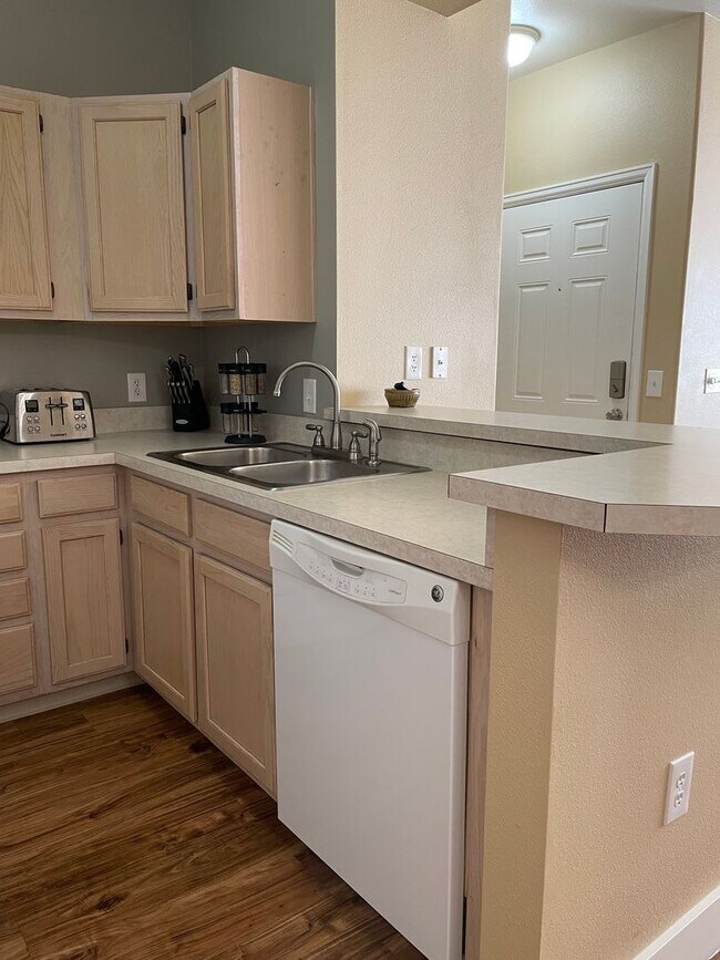 Building Photo - 4545 Wheaton Dr