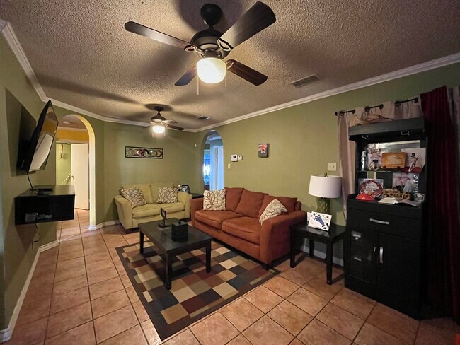 Foto del edificio - 105 Ranch Rd