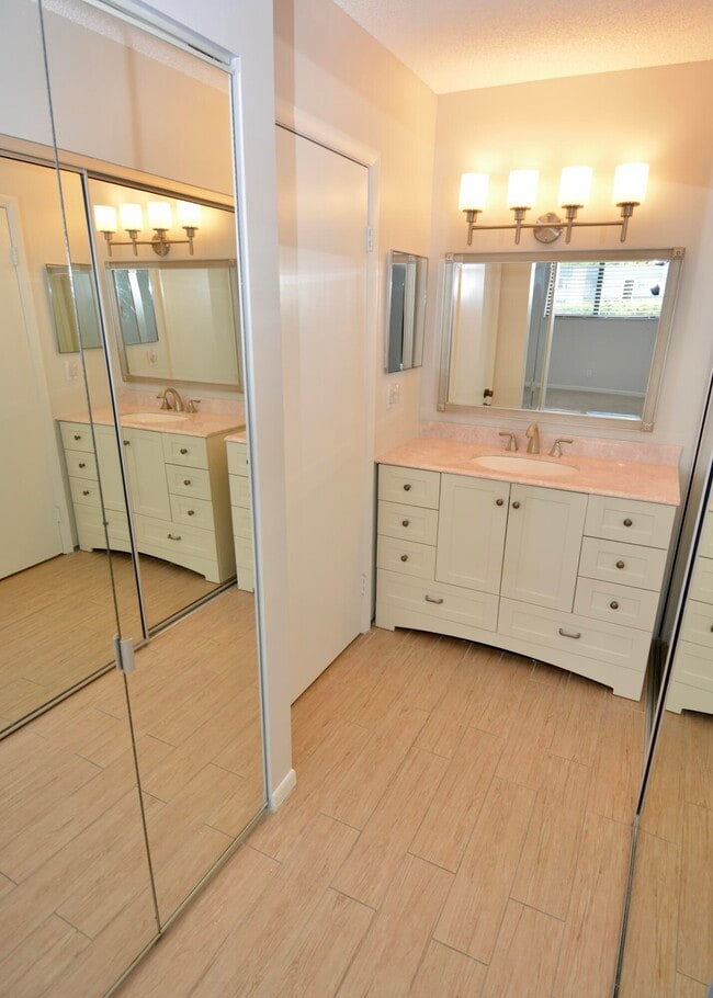 Building Photo - 15451  Pembridge Drive 225 Delray Beach Fl...