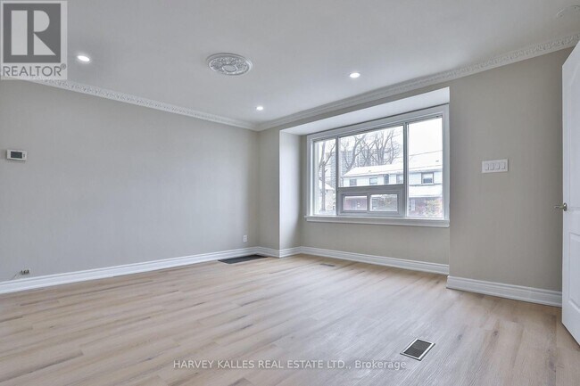 Building Photo - 1239 Jane St