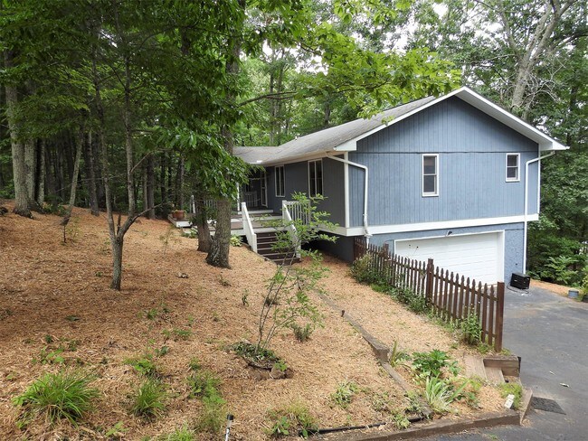 Building Photo - 102 Daybreak Ln