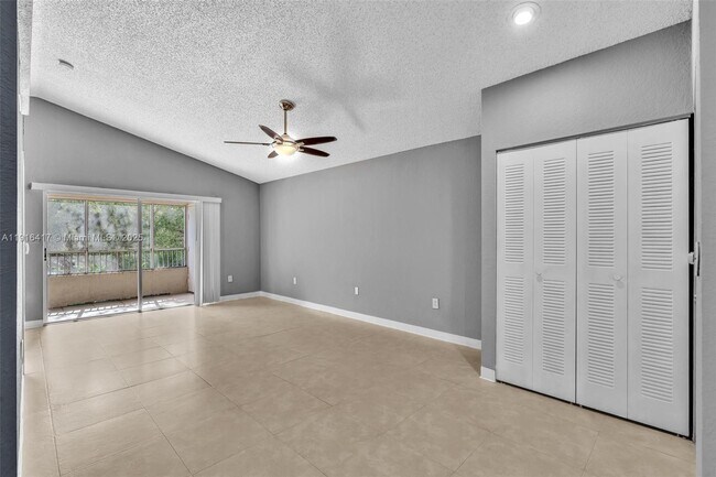 Foto del edificio - 2850 N Oakland Forest Dr