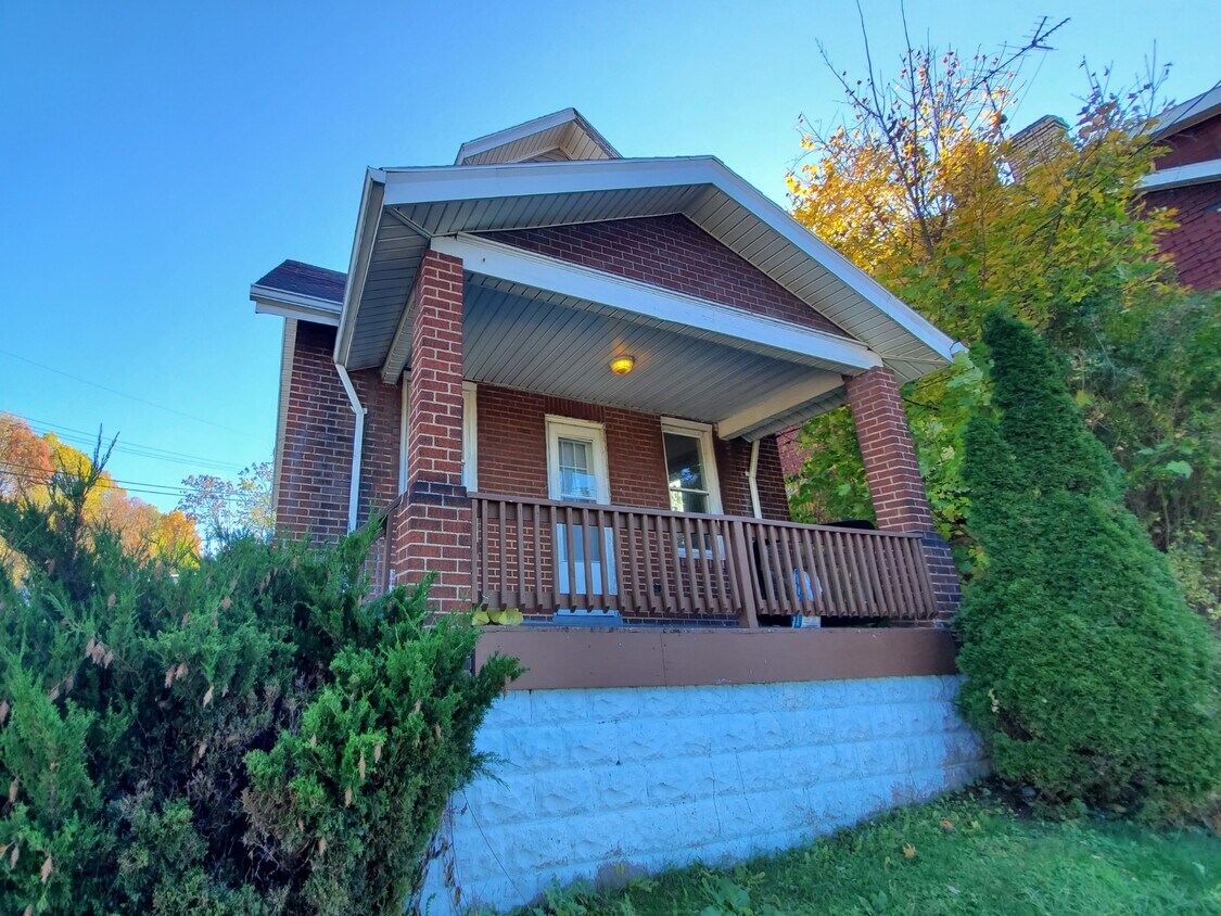 806 Worthington Ave, Clairton, PA 15025 House Rental in Clairton, PA
