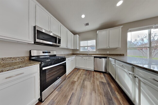 Foto del edificio - 3618 Avalon Spring Ln