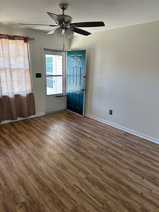 1112 Trinity St Unit 305, Thomasville, NC 27360 Condo for Rent in