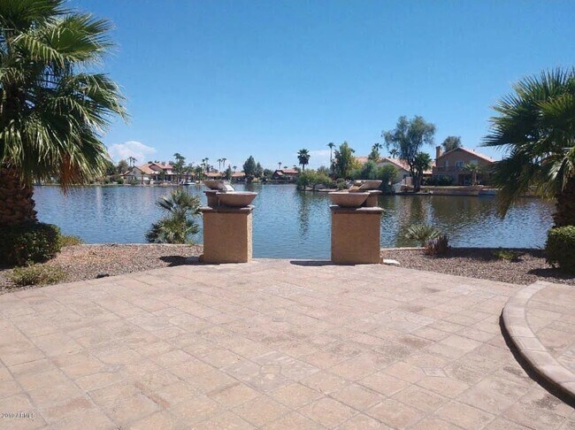 Building Photo - 3373 E Tanglewood Dr