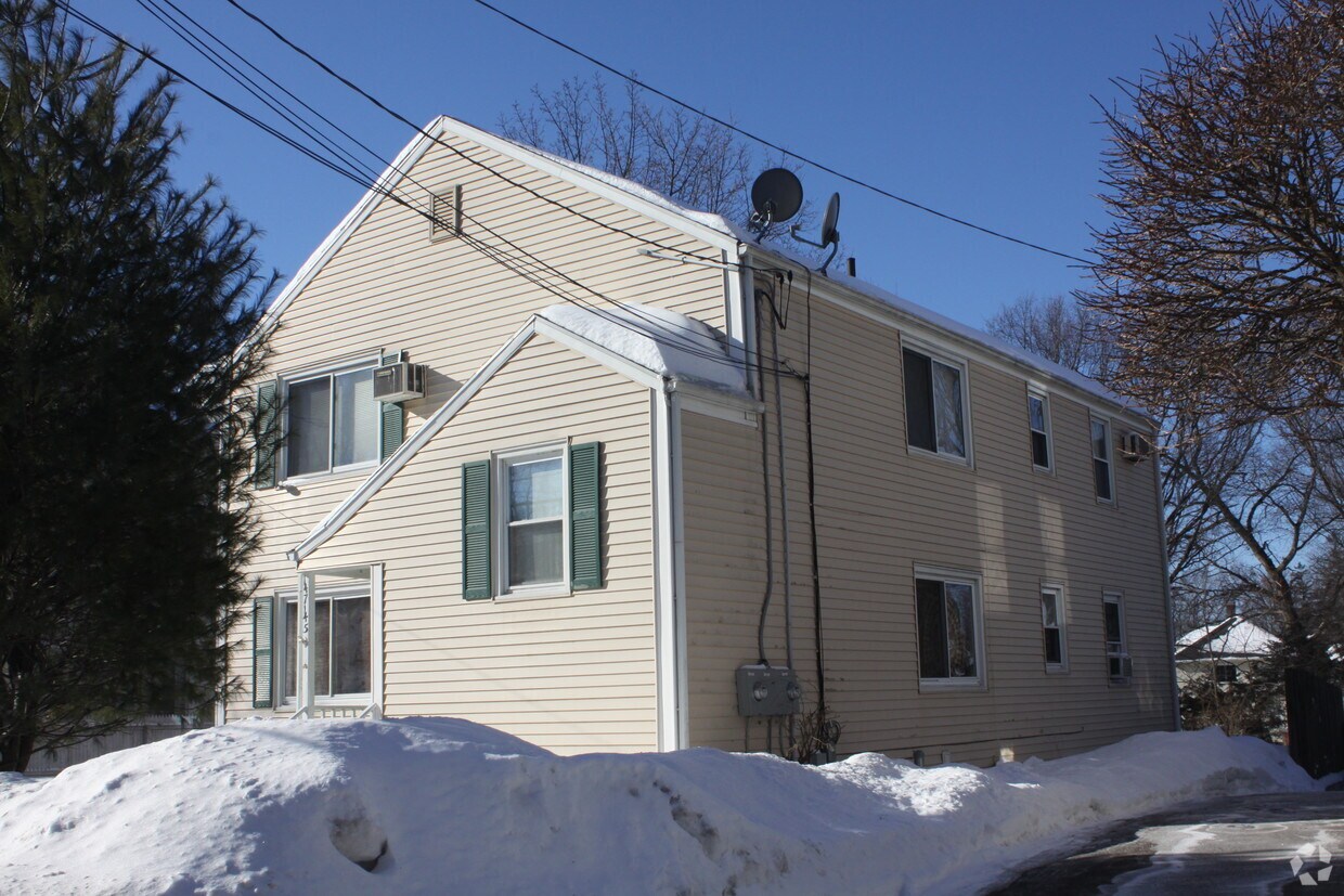 Foto del edificio - 145 Quaker Ln S