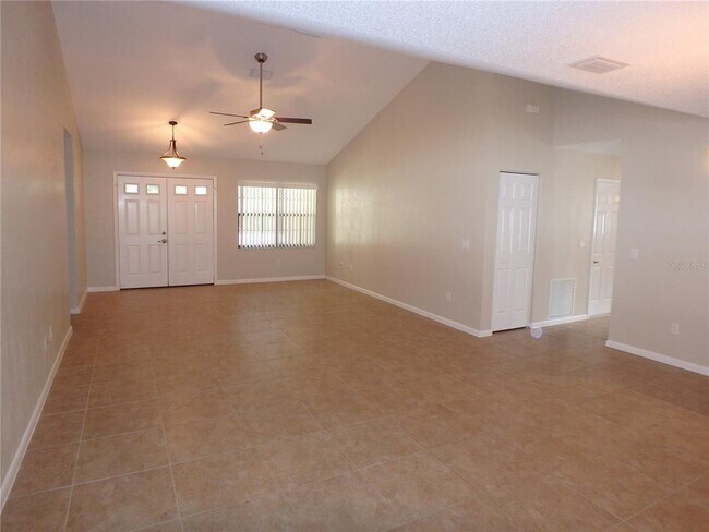 Foto del edificio - 38 Ballard Ln