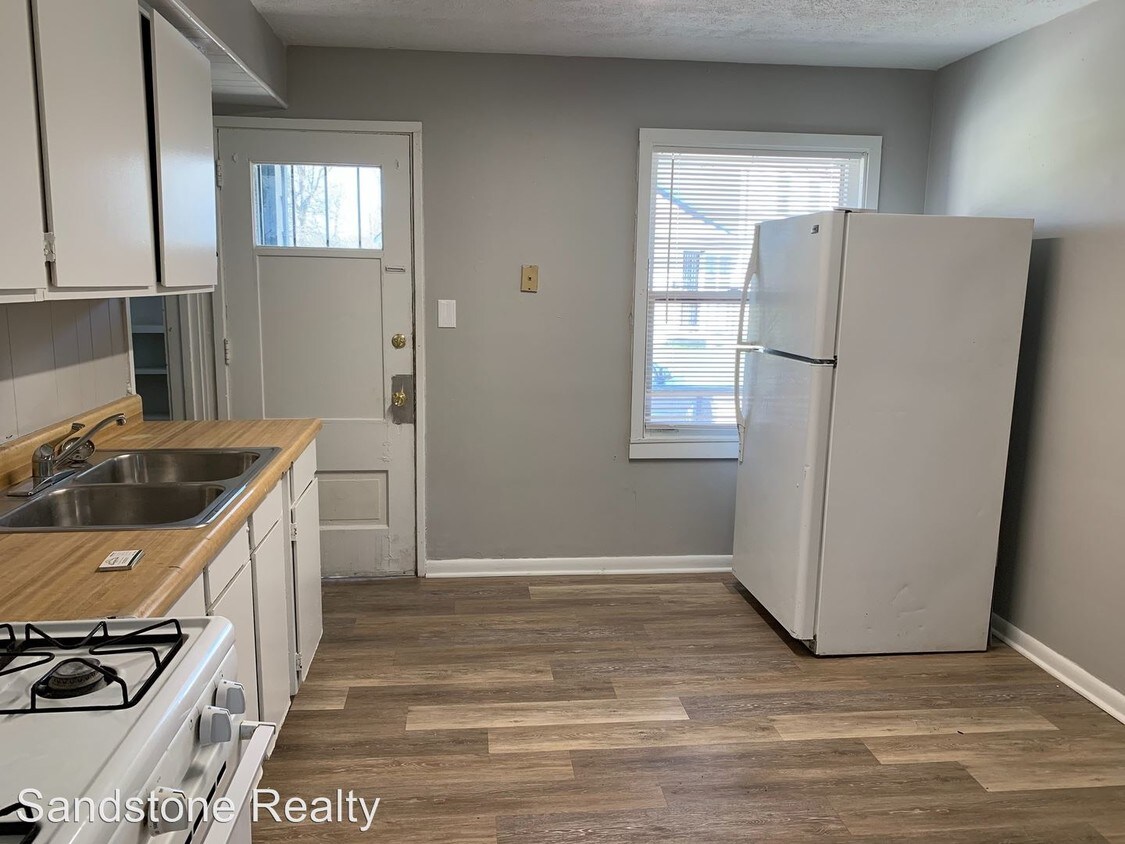 Foto principal - 936-946 S Central Dr