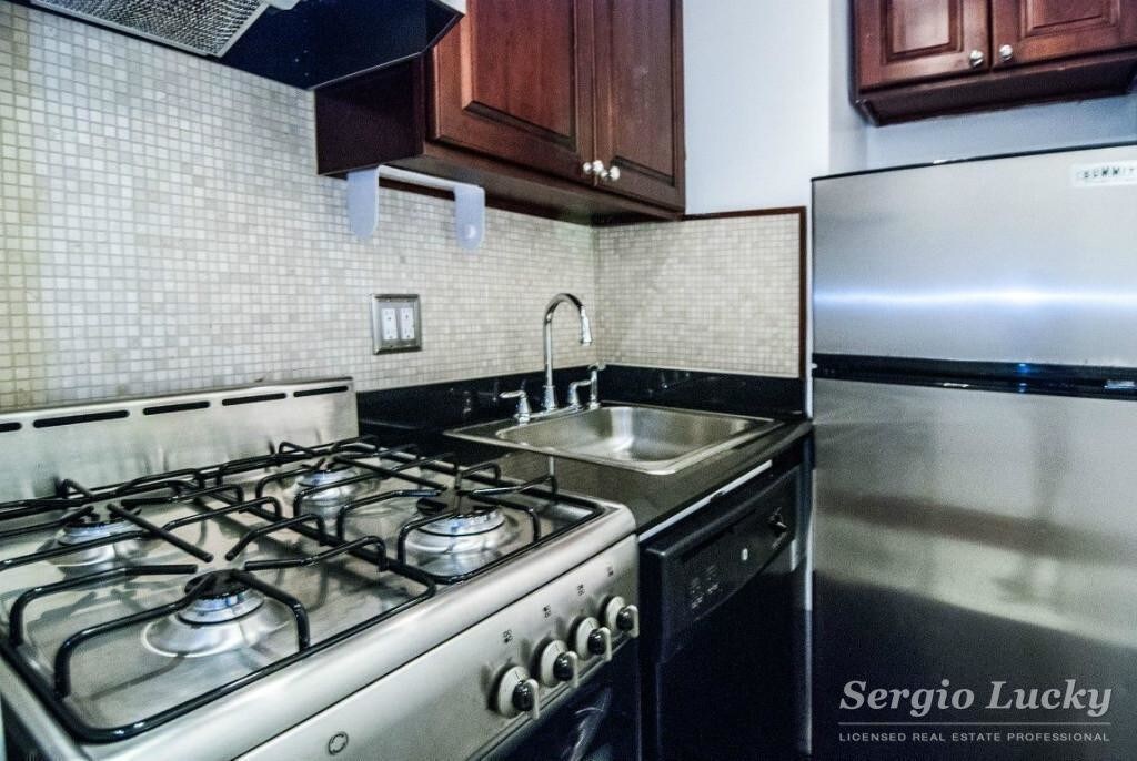 Foto del edificio - 120 W 58th St