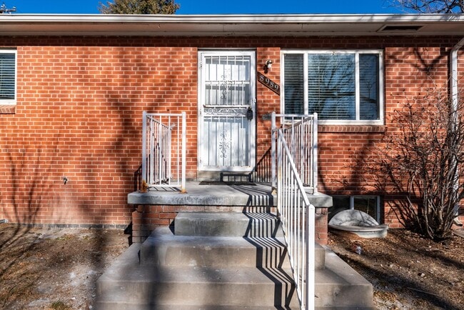 Building Photo - 8989 E 12th Ave