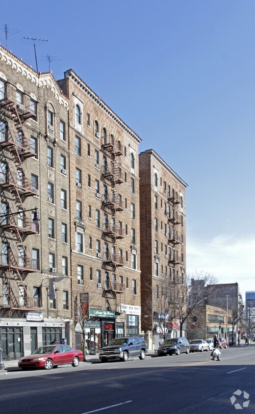 Building Photo - 5025-5035 Broadway
