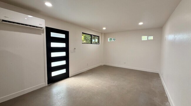 Foto del edificio - 523 W 14th St