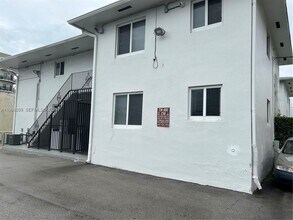 Building Photo - 35 SW 21st Ave