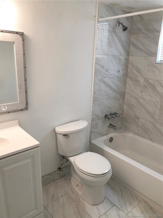 Building Photo - 452 SW 4th Ave