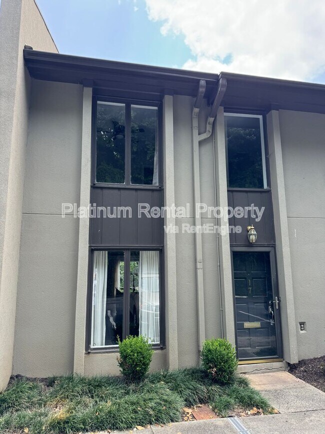Foto del edificio - 17 Ivy Trail NE