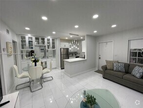 Building Photo - 1407 NE 56th St