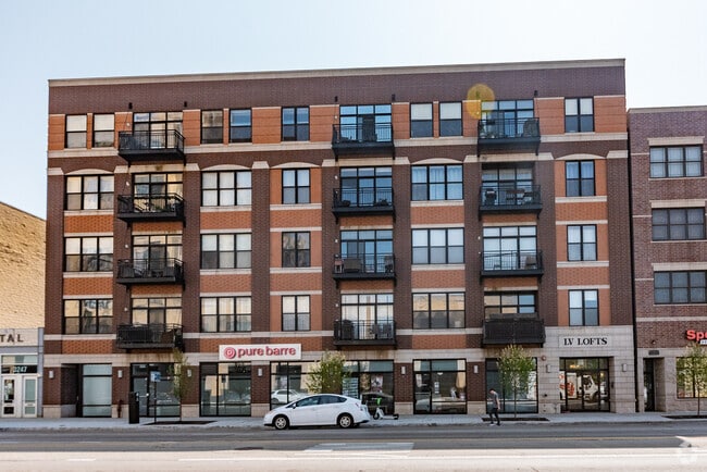 Building Photo - 3245 N Ashland Ave