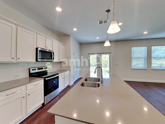 Building Photo - 27288 St Andrews Avenue