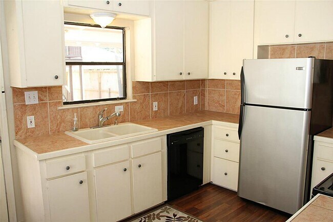 Foto del edificio - 1220 Ashland St