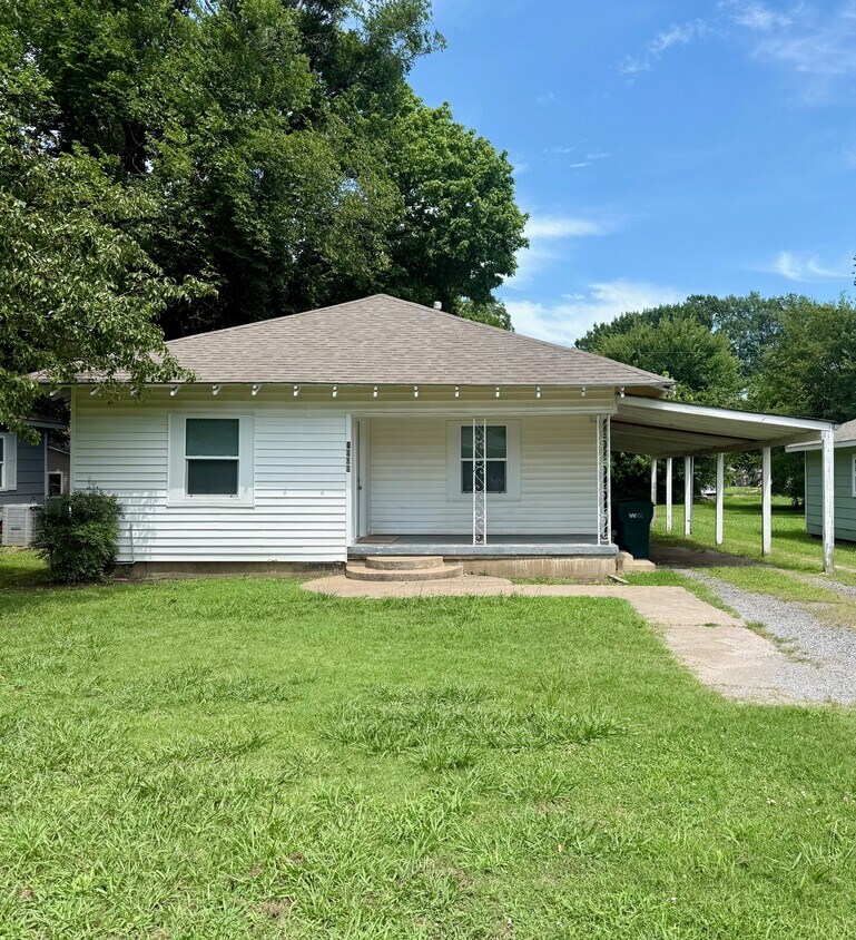 Foto principal - 1009 S Muskogee St