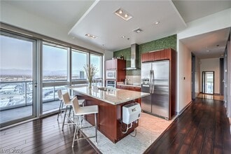Building Photo - 4471 Dean Martin Dr