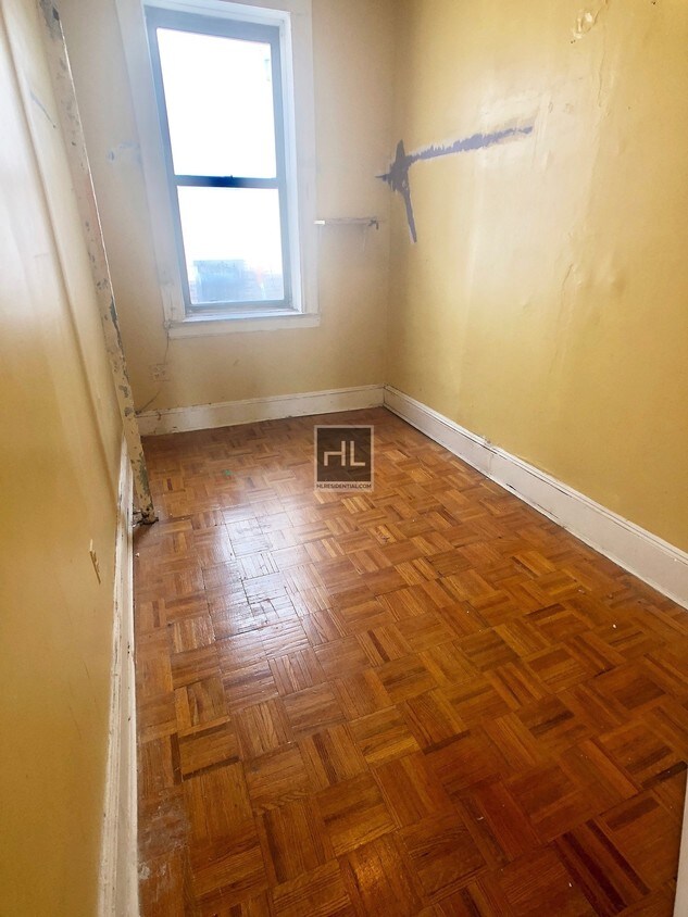 Primary Photo - VANDERBILT AVENUE