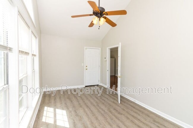 Foto del edificio - 727 Talley Rd