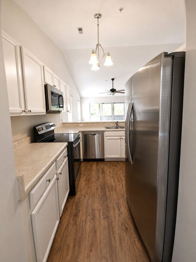 Foto del edificio - Spacious 2-Bedroom End-Unit Condo Near Surfside Beach