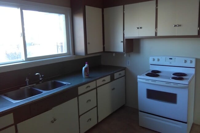 Old kitchen new photos coming soon - 1200 NE Ochoco Ave