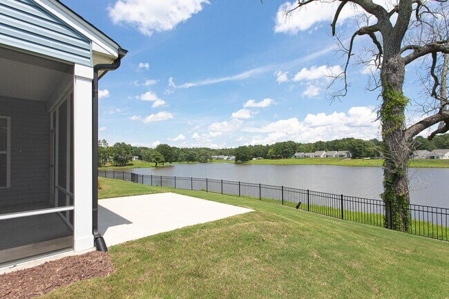 Building Photo - Beautiful 4-bedroom, 2-bath Home with Lake View!