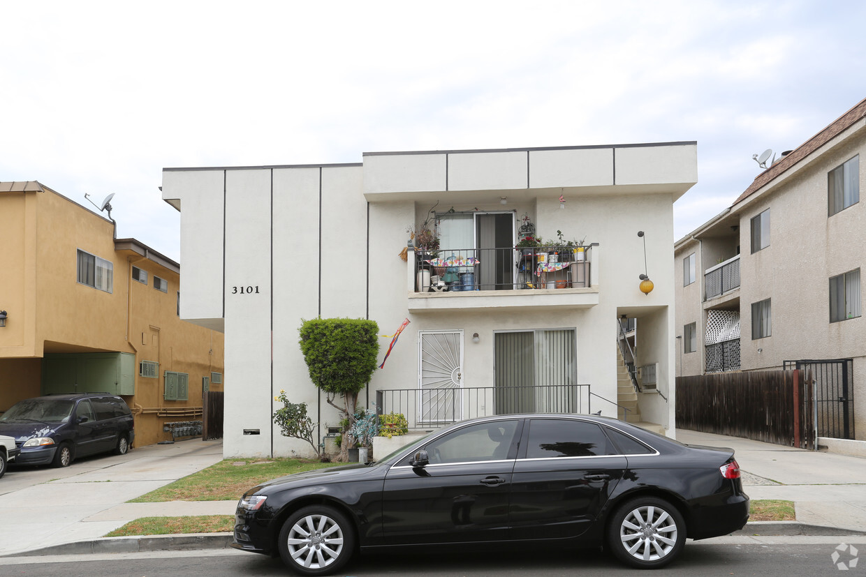 Foto principal - 3101 S Canfield Ave