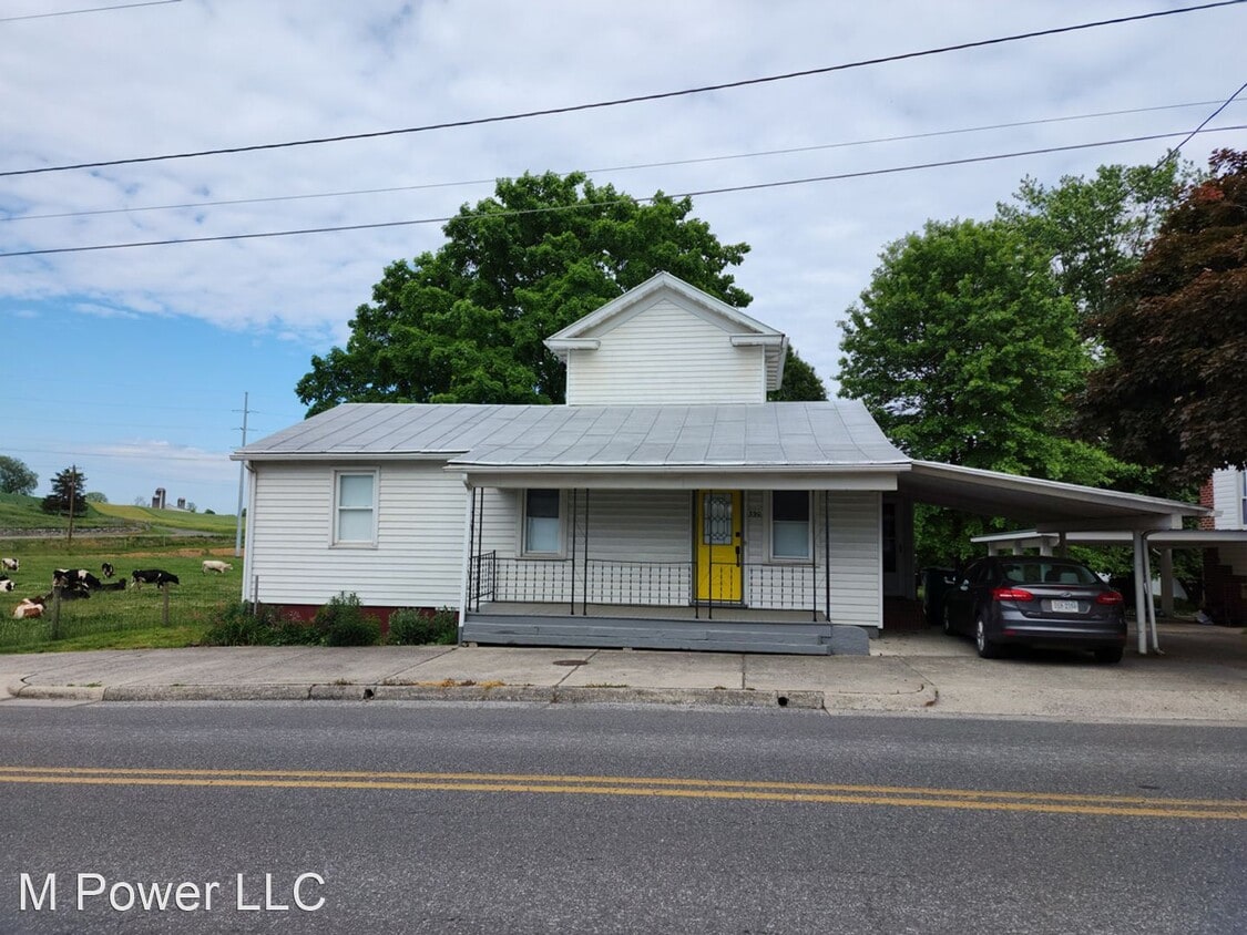 Primary Photo - 2 br, 1.5 bath House - 390 College St.