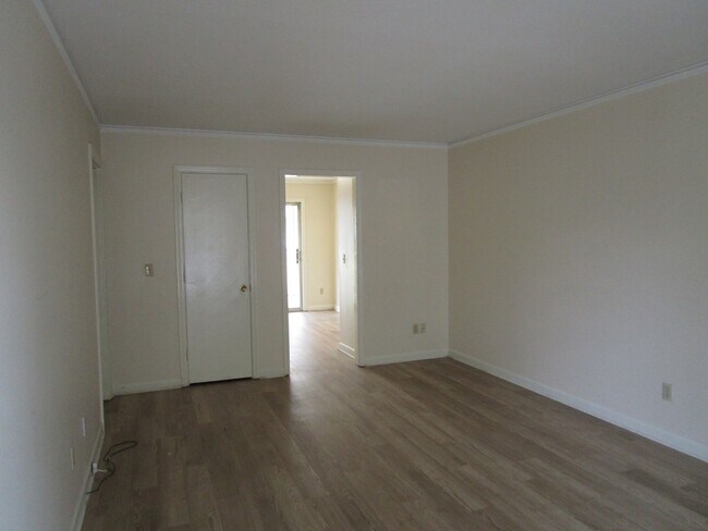 Foto del edificio - 111 Willow Dr