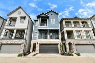Building Photo - 11012 Mikula Dr