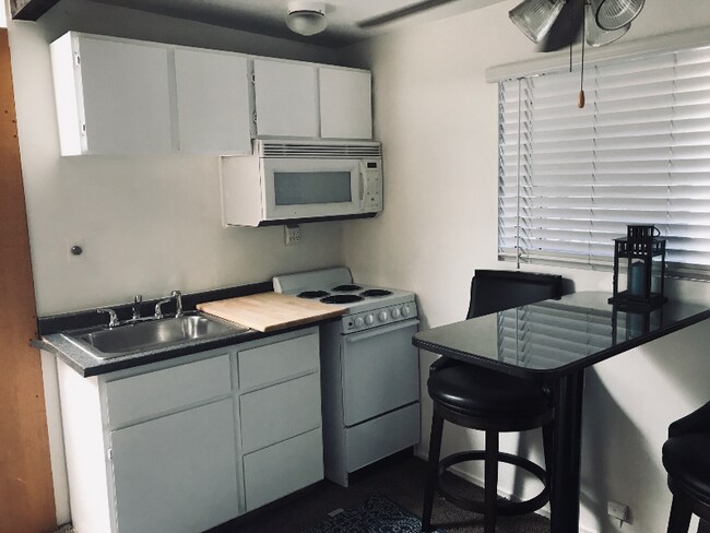 Foto del edificio - 487 Lado De Loma Dr