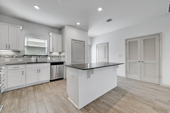 Building Photo - 5513 Charles Merle Dr.