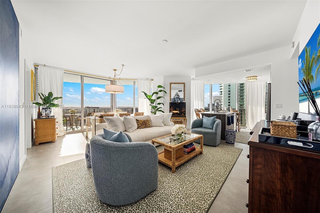 Foto principal - 488 NE 18th St