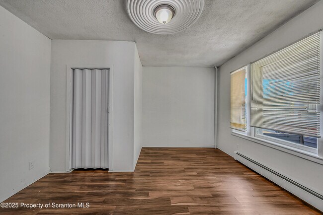 Foto del edificio - 2528 Boulevard Ave