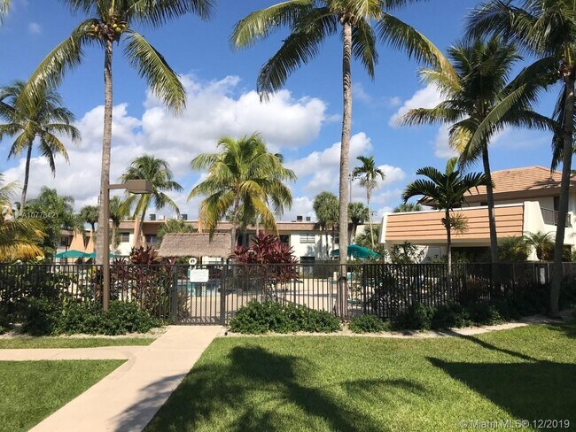 Foto del edificio - 8261 SW 128th St